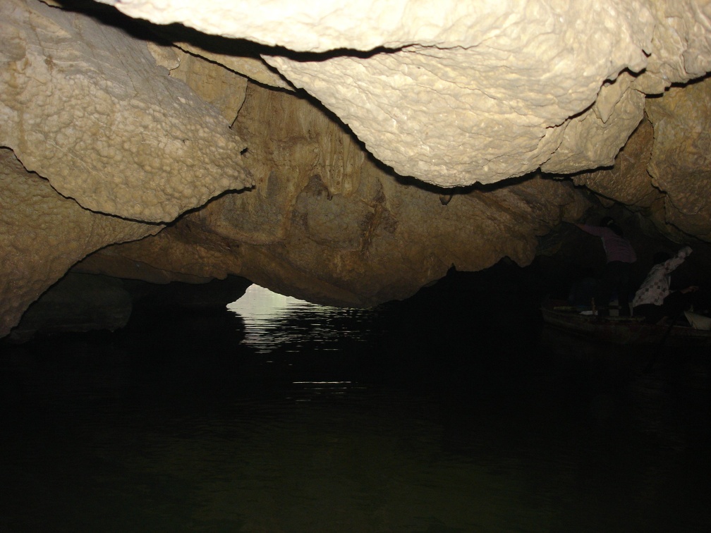 06742_caves.jpg