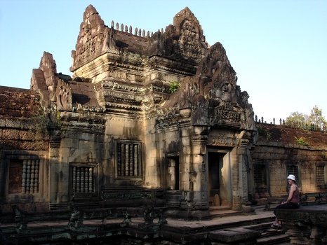 MP in front of Banteay Samre - The citadel of the Samre