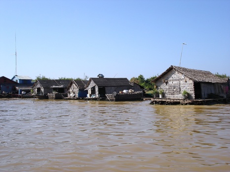 Break from temples and visit of Tonle Sap floating villages