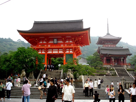 Kiyomizu-dera temple