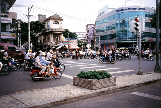 Surviving Saigon traffic II