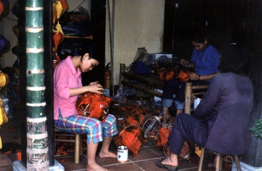Making lanterns Hoi An