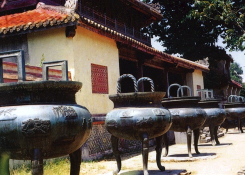 The Nine Dynastic Urns in Hue