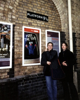 London's King's Cross Station, Platform 9 3/4.