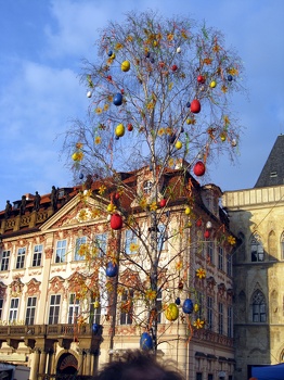 Easter eggs in the tree!