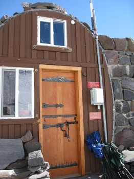 Camp Schurman hut