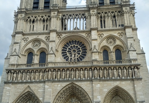 Art and Catacombs in Paris 2016