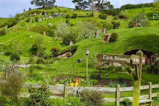 Hobbiton with the sign to Tuck Borough