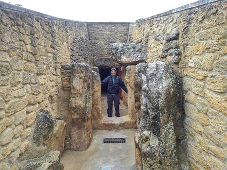 Plam inside Dolmen de Viera