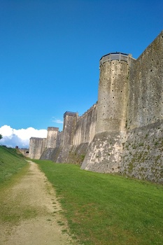 Provins city walls