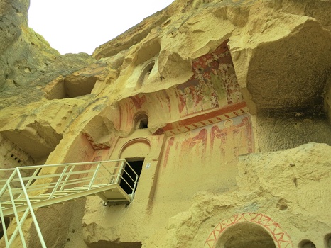 Entrance to Çavuşin Church