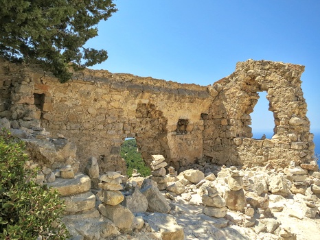 Ruins and more cairns