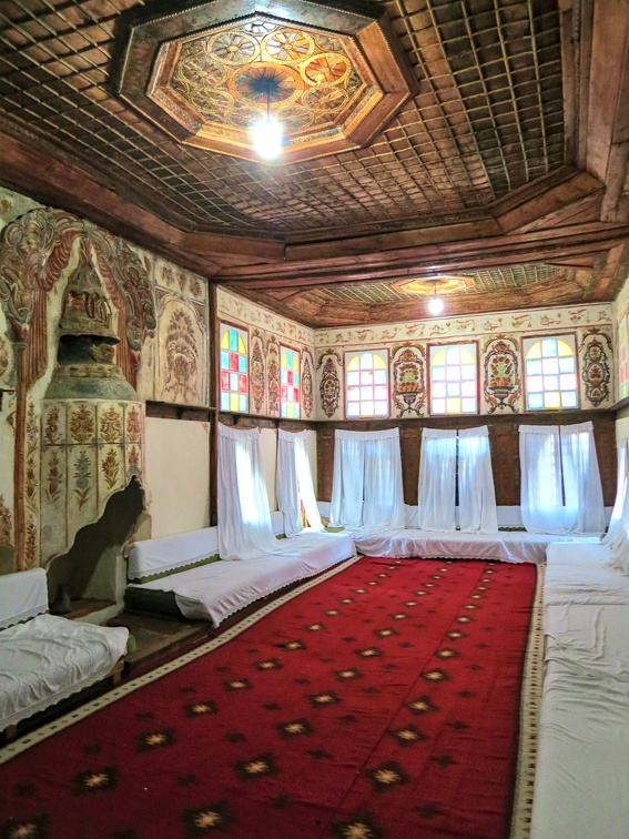 5606_ornate_room.jpg