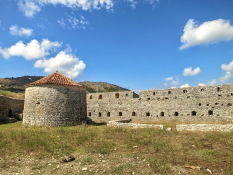 Venetian triangle castle