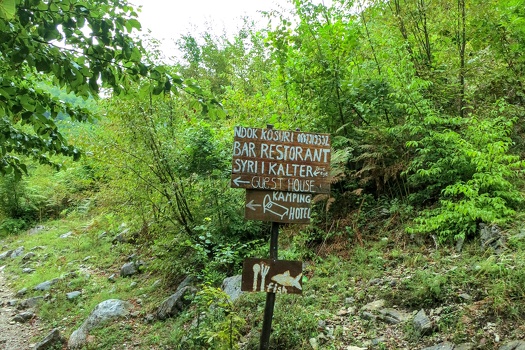 Trail sign to cafe