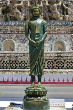 Buddha bronze statue