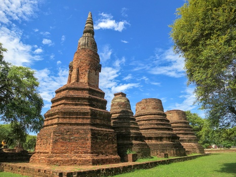 Wat Phra Ram satellite chedi