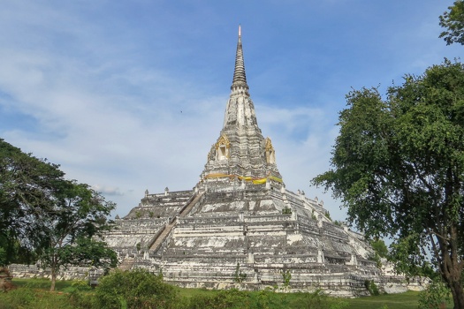 Chedi Phukhao Thong