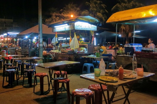 Ayutthaya night market 